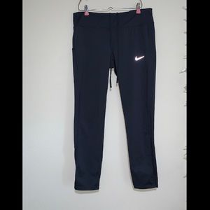 Black Nike leggings